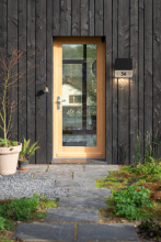 sqs10-num-lifestyle-scaled-600x900.jpg